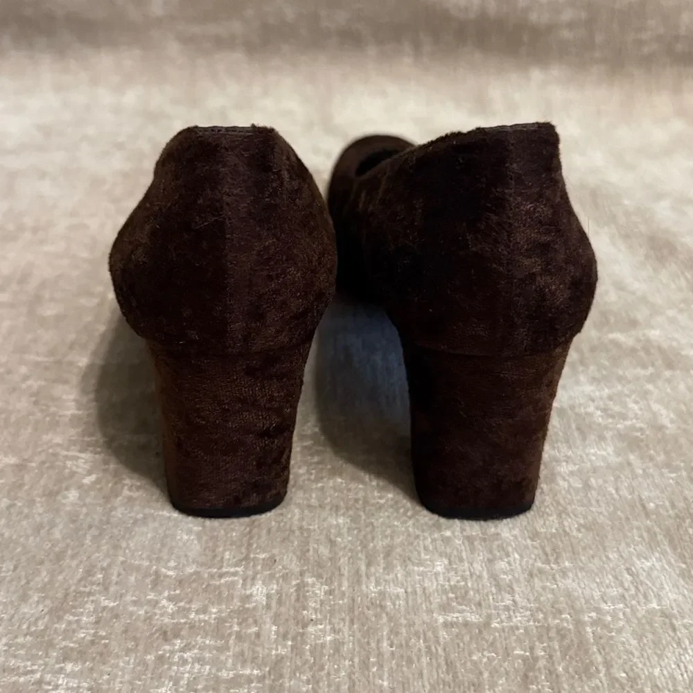 Vintage PRET-A Porter Suede Square Toe Block Heel Pumps-